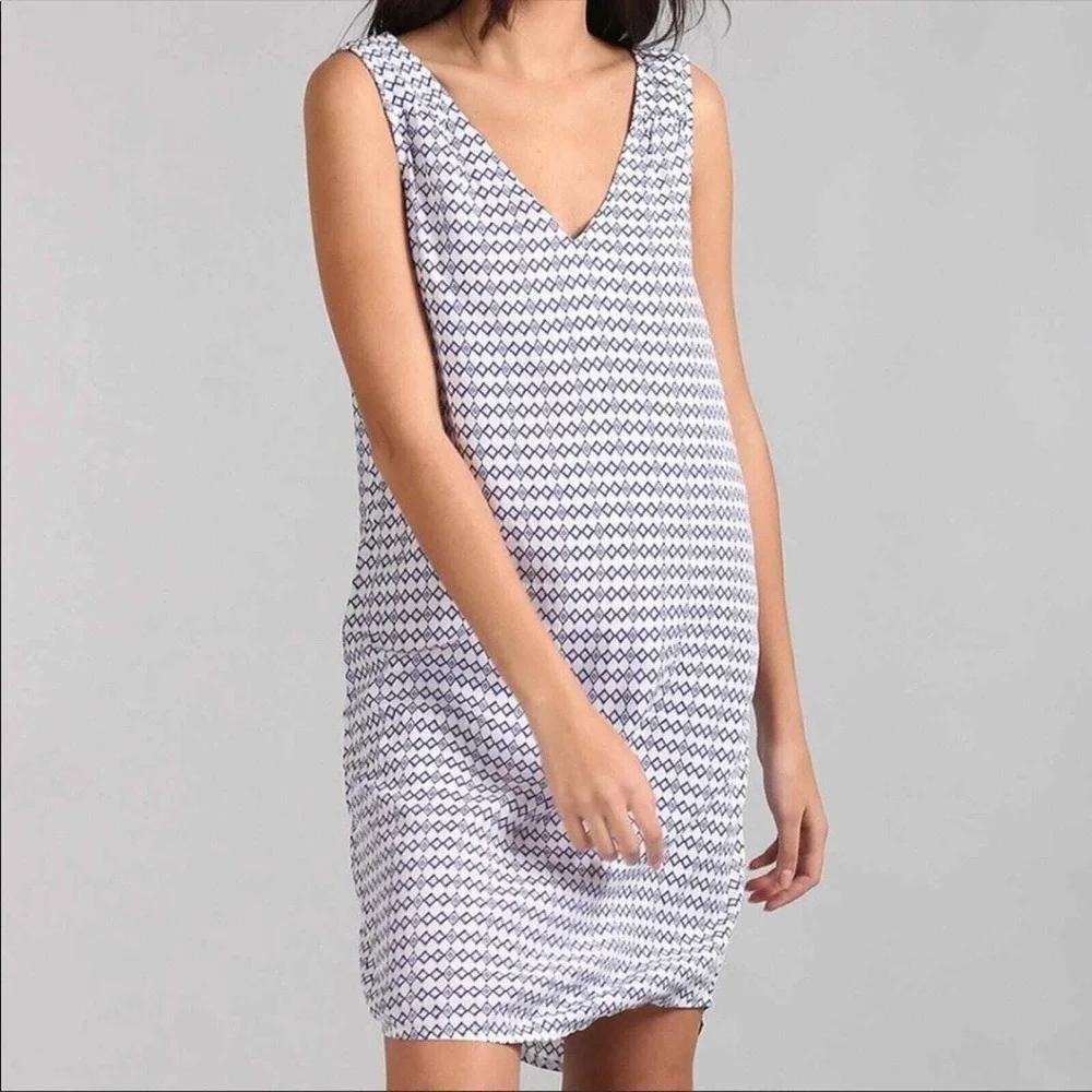 GAP Sleeveless V-Neck Print Shift Dress M White Allover Diamond Print Everyday